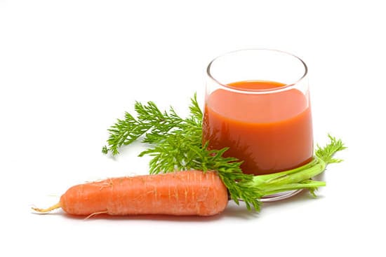 Uống nước ép cà rốt